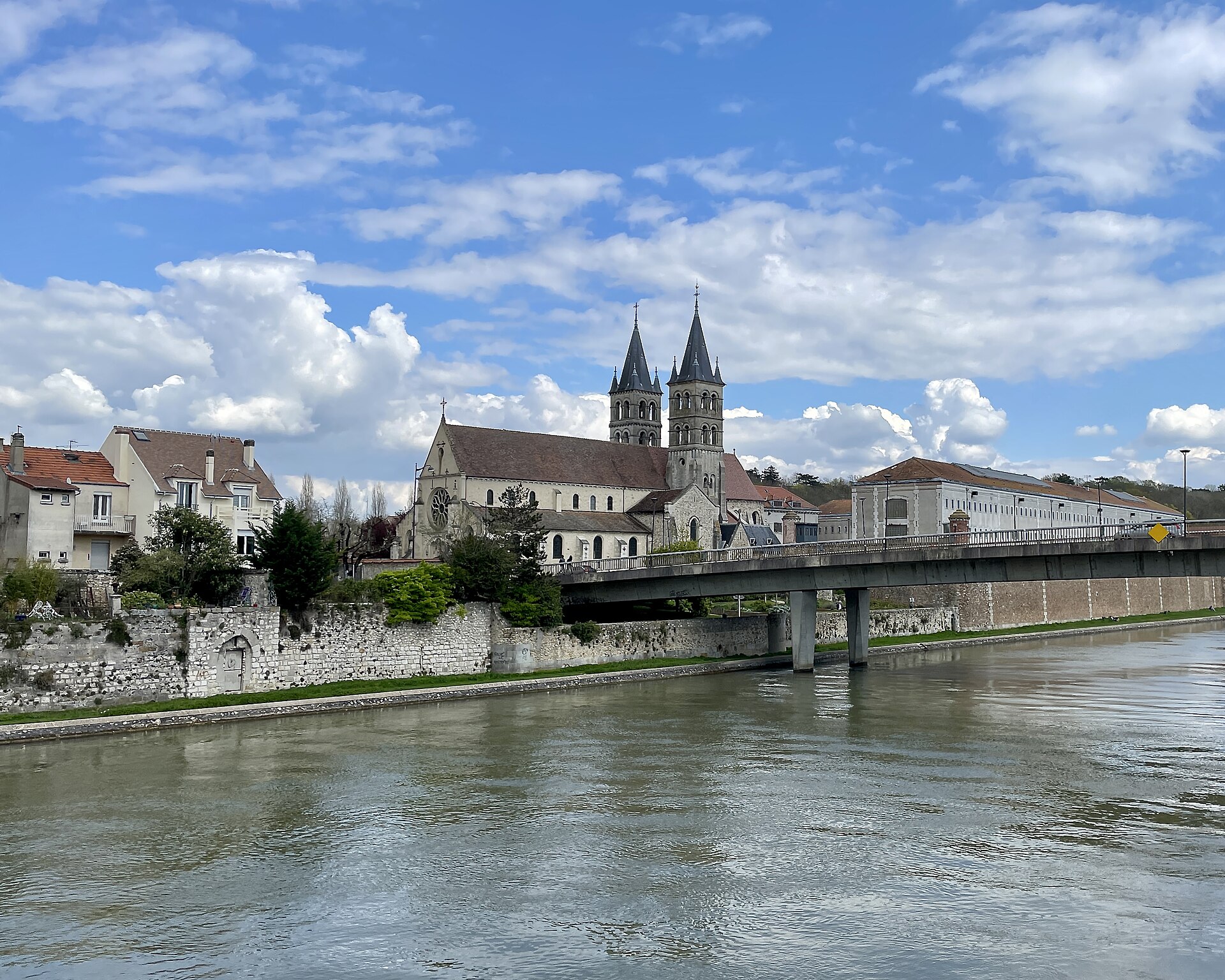 Vue de Melun